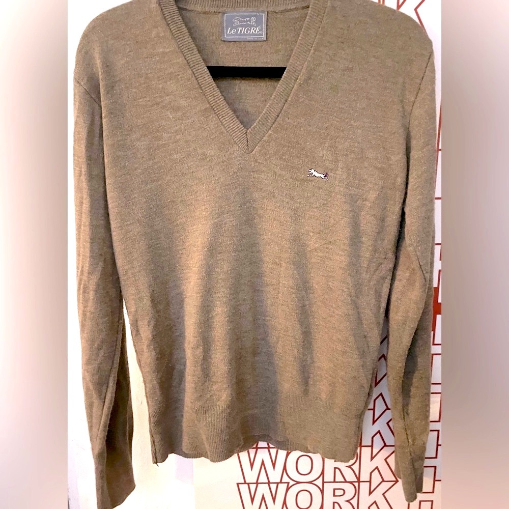 Le Tigre Timeless Tan V-neck Long Sleeve Men’s Sweater Size S